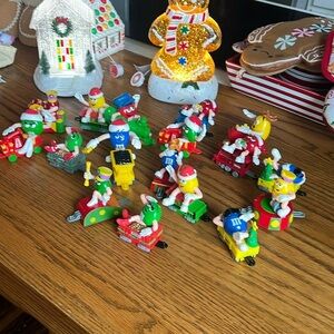 ❤️ Vintage 1990's LOT Of 17 M&M's Christmas TRAINS Toys Series 1 Complete Set
